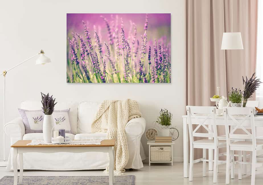 Provenzalisches Wohnzimmer mit Bild Lavendel