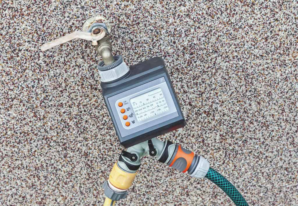 Automatische Bewässerungssysteme für den Garten im Urlaub Bewässerungssystem mit Computer