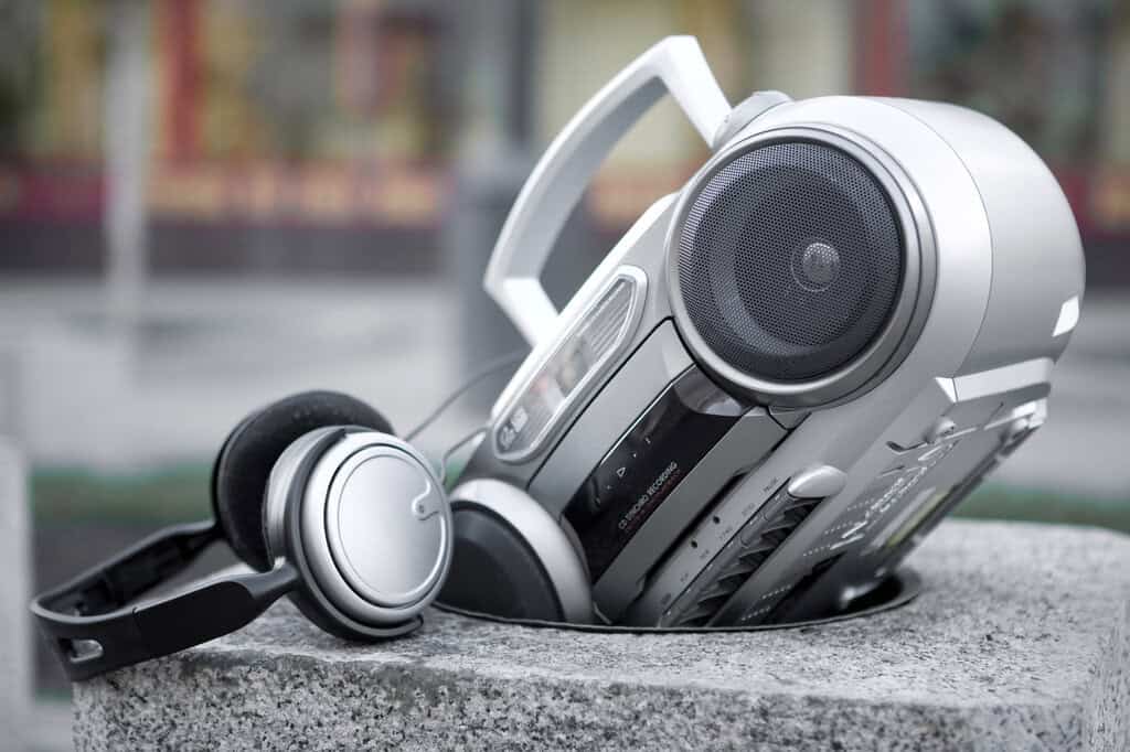 10 Tipps für den perfekten Grillabend mit Freunden Musik zum Grillabend