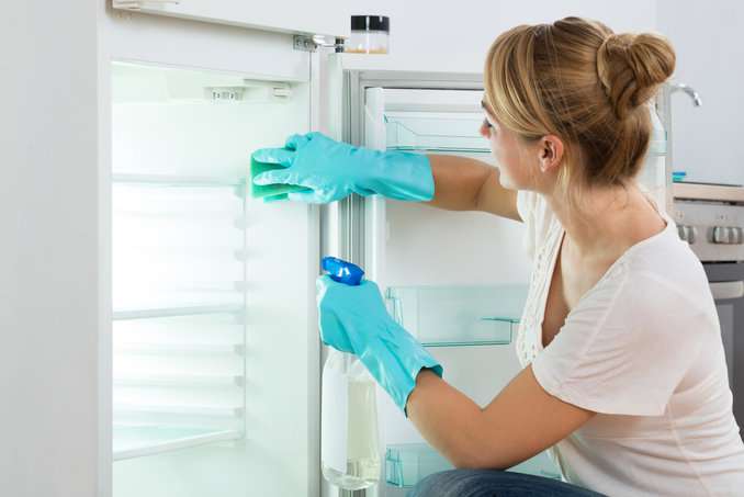Kühlschrank richtig putzen 